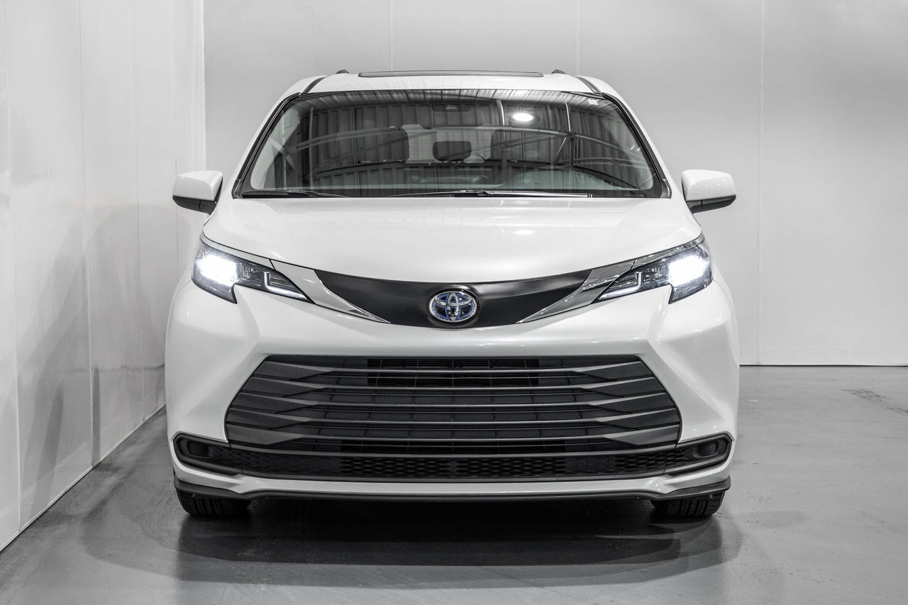 2025 Toyota Sienna Hybrid XLE / HYBRIDE / CUIR / APPLE CARPLAY / CAMÉRA+++-1
