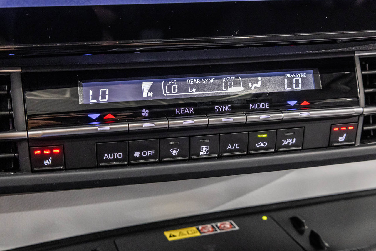 2025 Toyota Sienna Hybrid XLE / HYBRIDE / CUIR / APPLE CARPLAY / CAMÉRA+++-25