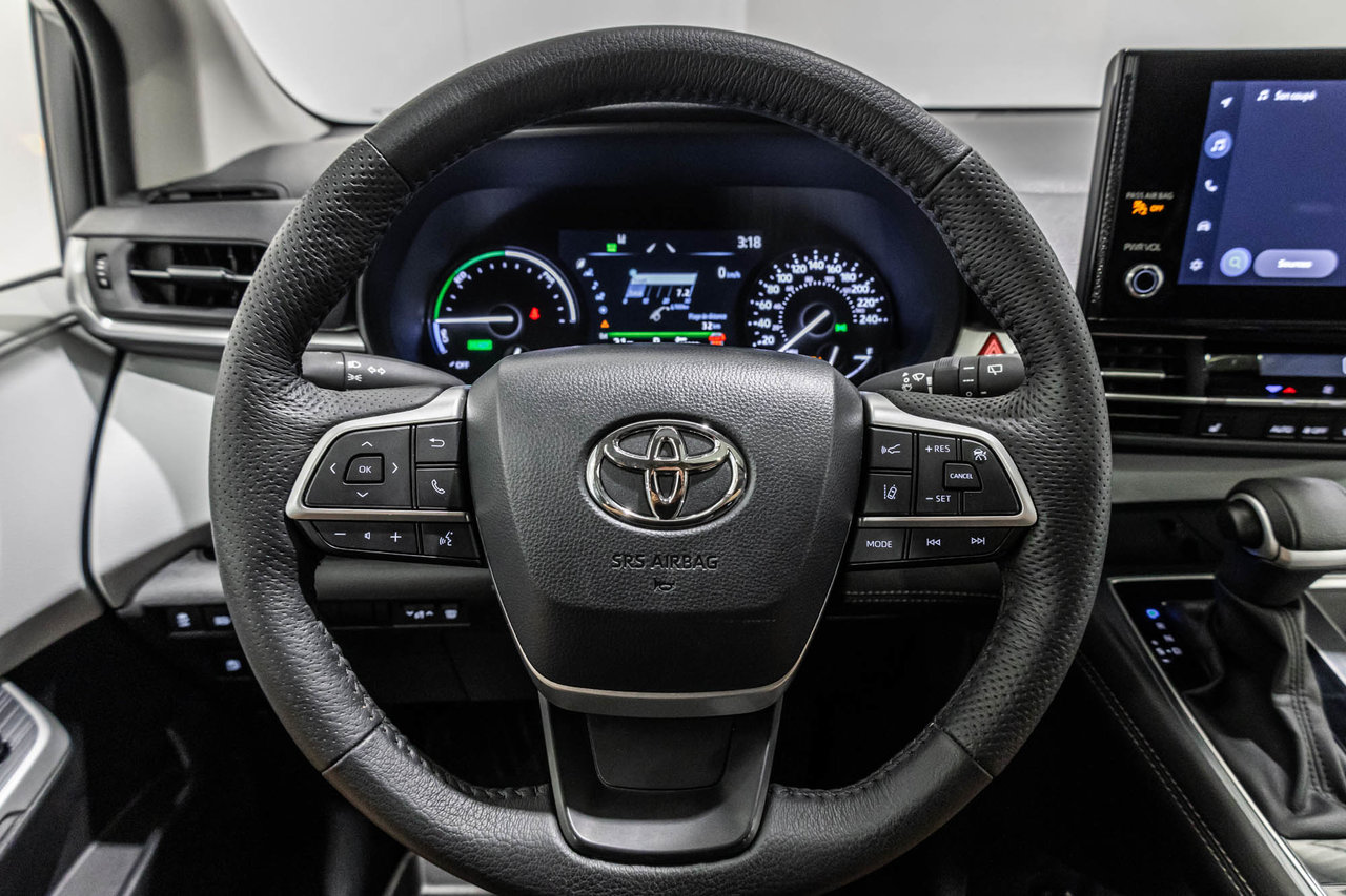 2025 Toyota Sienna Hybrid XLE / HYBRIDE / CUIR / APPLE CARPLAY / CAMÉRA+++-18