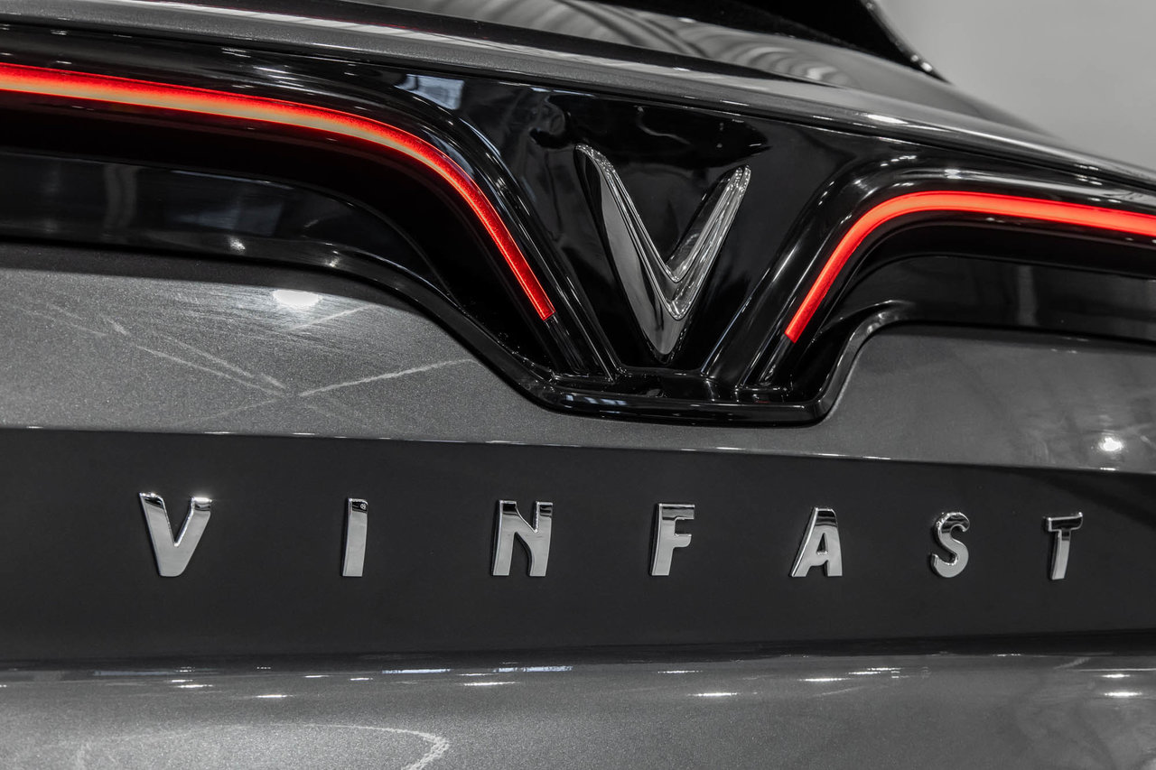 2023 VinFast VF 8 PLUS / AWD / CUIR / TOIT PANORAMIQUE+++-9