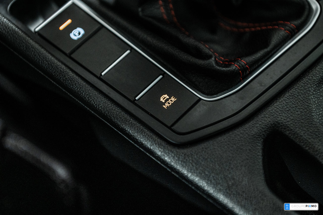 Volkswagen Jetta GLI GLI / CUIR / APPLE CARPLAY / CAMÉRA DE RECUL +++ 2022-24