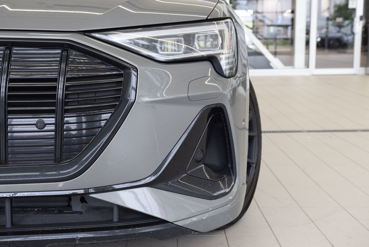 2022 Audi E-tron Sportback SPORTBACK+TECHNIK+BLACK PACK SPORTBACK+TECHNIK+BLACK PACK
