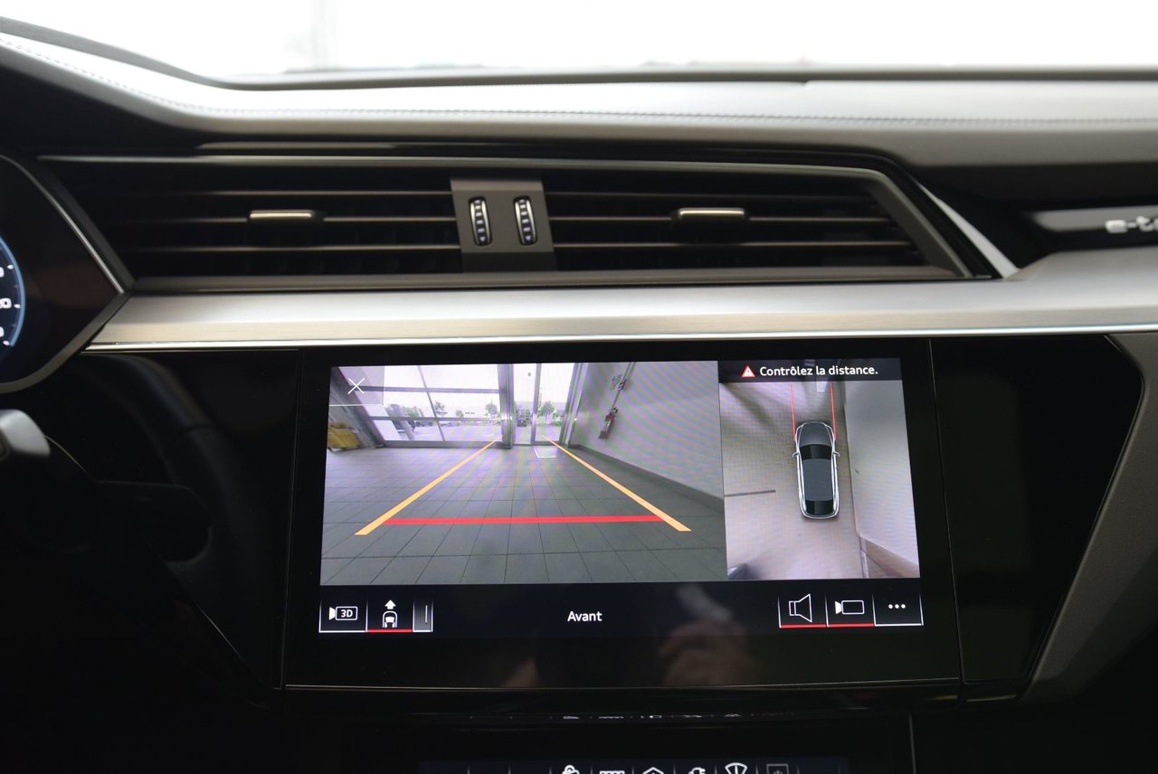 2022 Audi E-tron Sportback SPORTBACK+TECHNIK+BLACK PACK SPORTBACK+TECHNIK+BLACK PACK