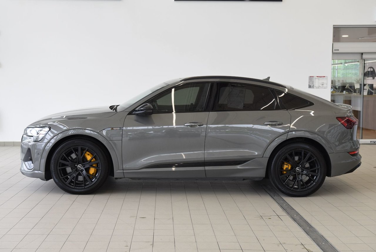 2022 Audi E-tron Sportback SPORTBACK+TECHNIK+BLACK PACK SPORTBACK+TECHNIK+BLACK PACK