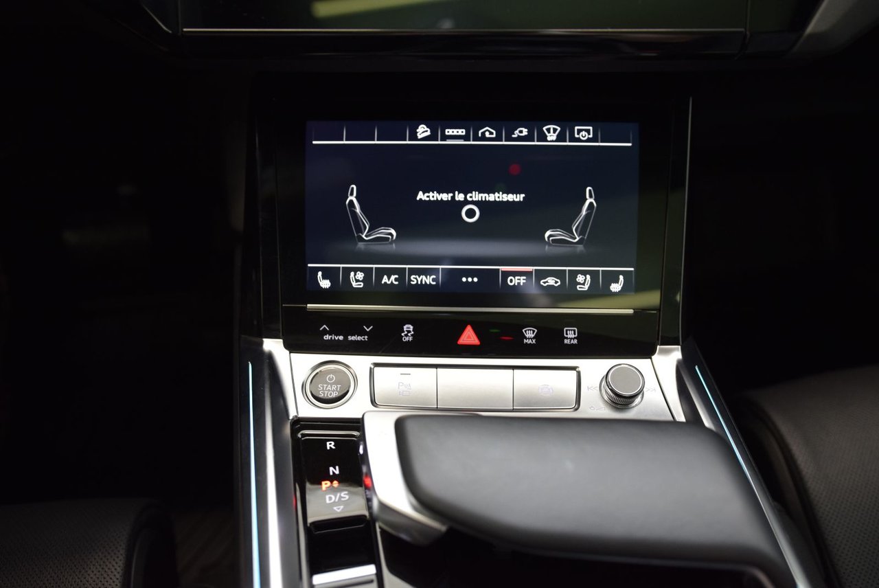 2022 Audi E-tron Sportback SPORTBACK+TECHNIK+BLACK PACK SPORTBACK+TECHNIK+BLACK PACK