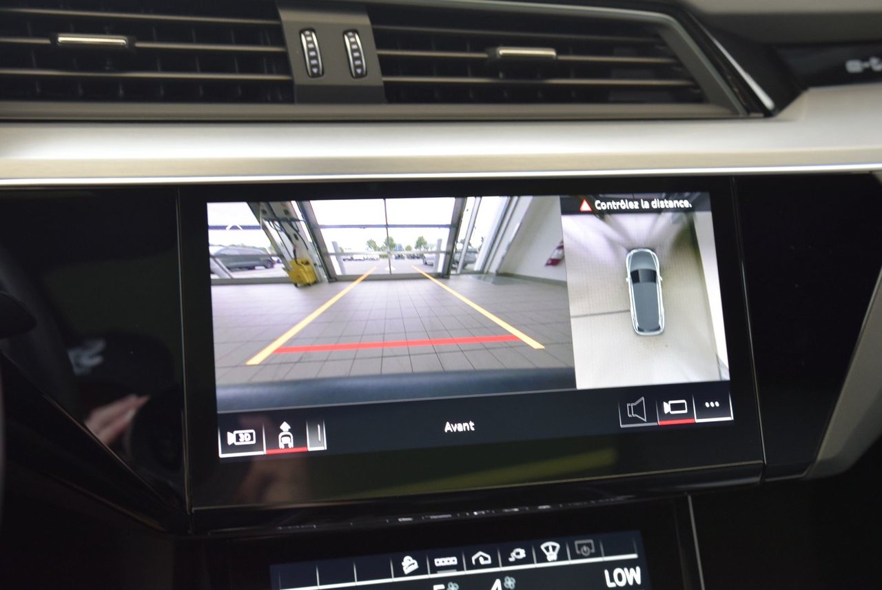 2022 Audi E-TRON TECHNIK+BLACK OPTIK+BAS KM TECHNIK+BLACK OPTIK+BAS KM