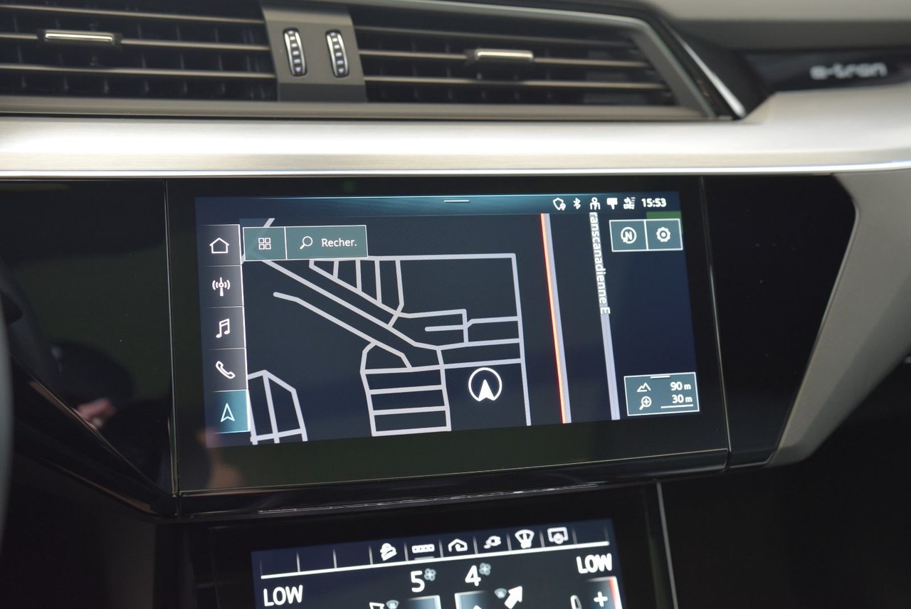 2022 Audi E-TRON TECHNIK+BLACK OPTIK+BAS KM TECHNIK+BLACK OPTIK+BAS KM