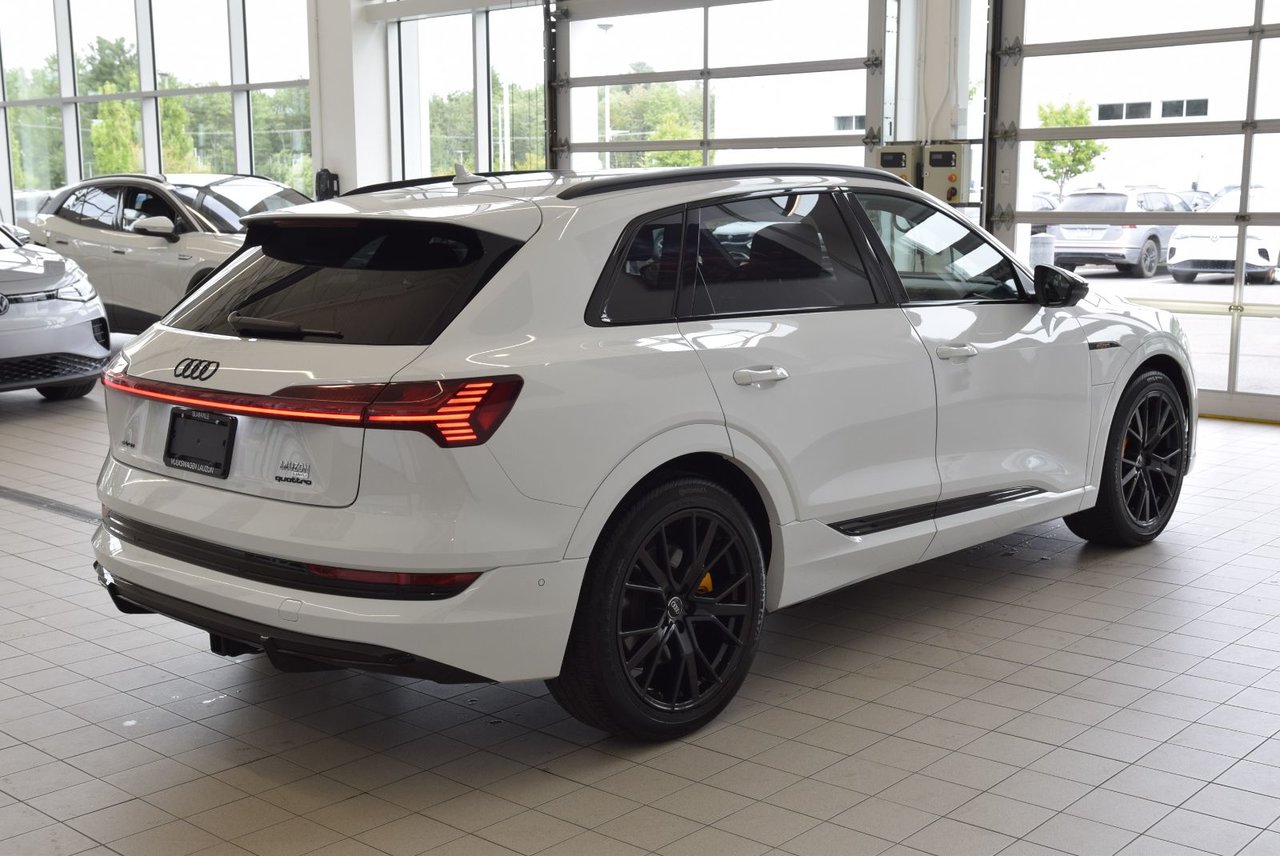2022 Audi E-TRON TECHNIK+BLACK OPTIK+BAS KM TECHNIK+BLACK OPTIK+BAS KM