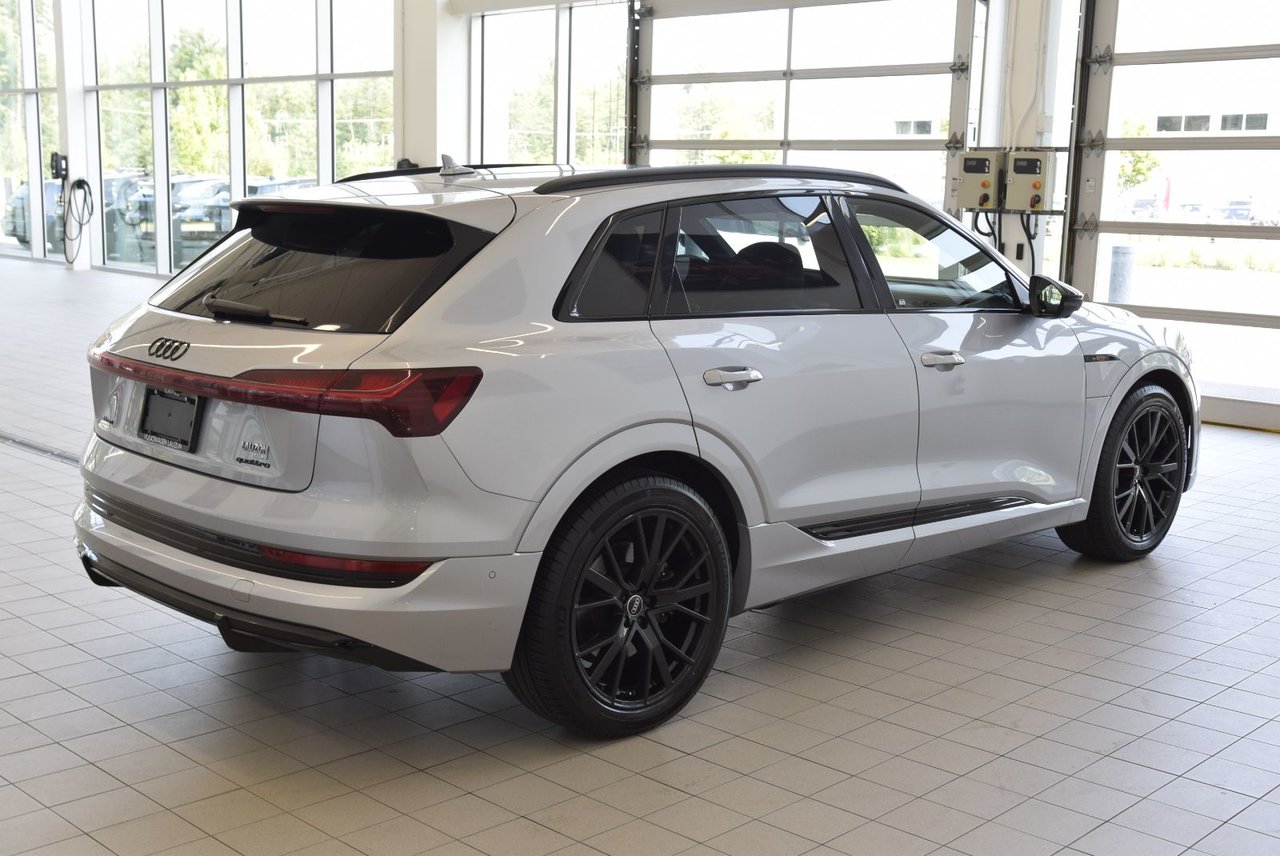 2022 Audi E-TRON TECHNIK+BLACK PACKAGE+LED TECHNIK+BLACK PACKAGE+LED