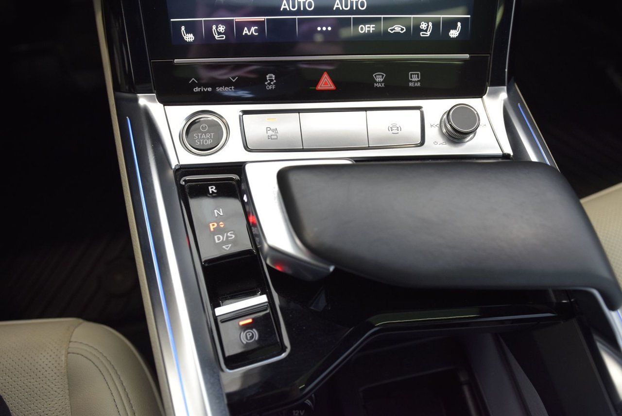 2022 Audi E-TRON TECHNIK+BLACK PACKAGE+LED TECHNIK+BLACK PACKAGE+LED