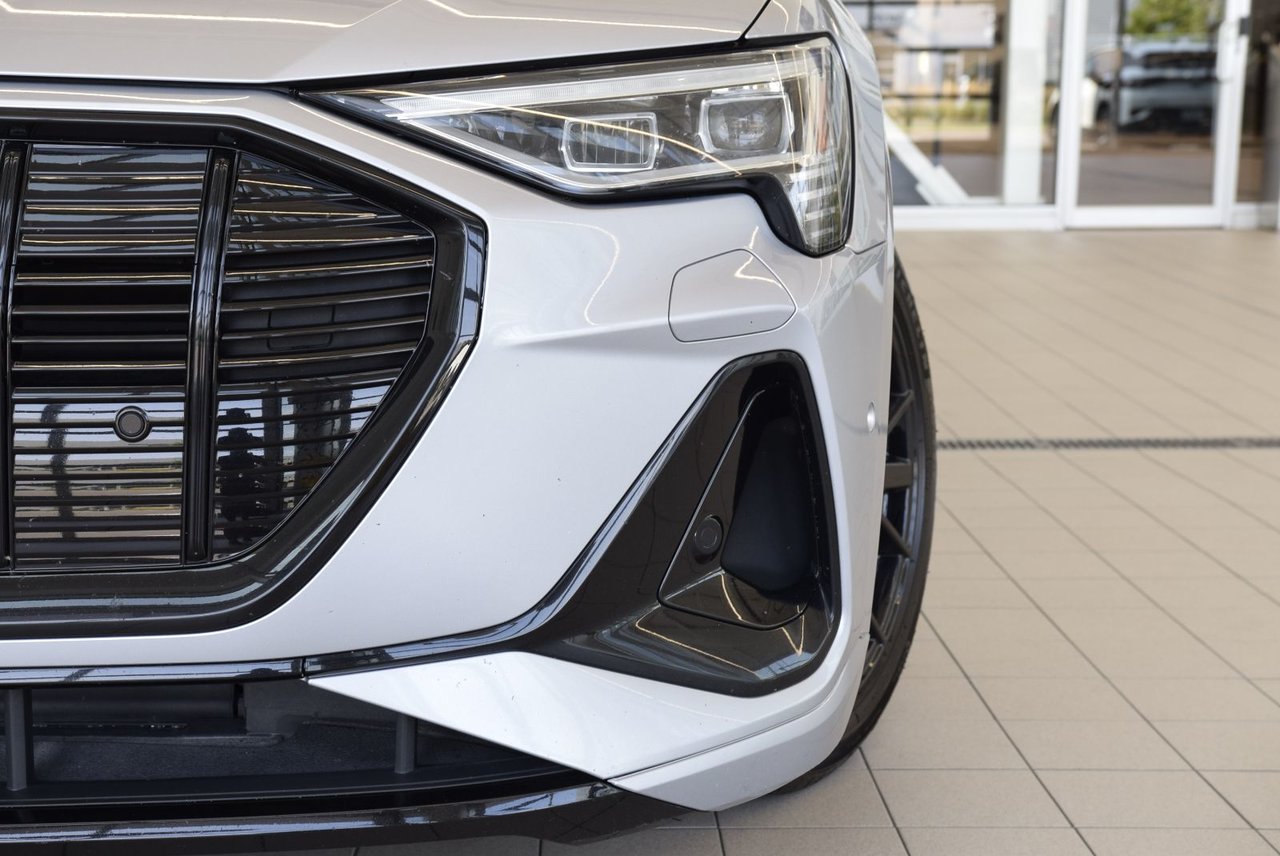 2022 Audi E-TRON TECHNIK+BLACK PACKAGE+LED TECHNIK+BLACK PACKAGE+LED