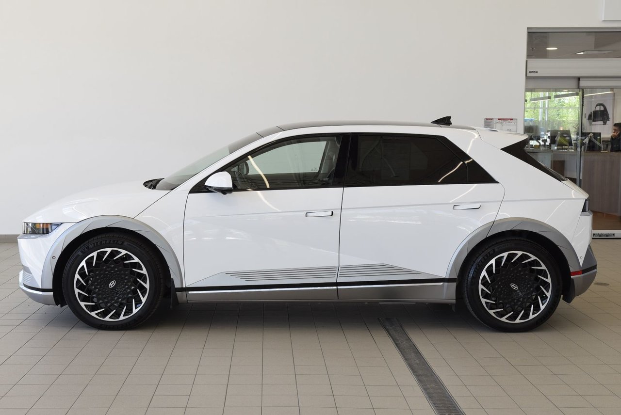 Hyundai Ioniq 5 ULTIMATE+CUIR+AWD+TOIT+ 2024 BAS KM+LED+NAV+COMME NEUF