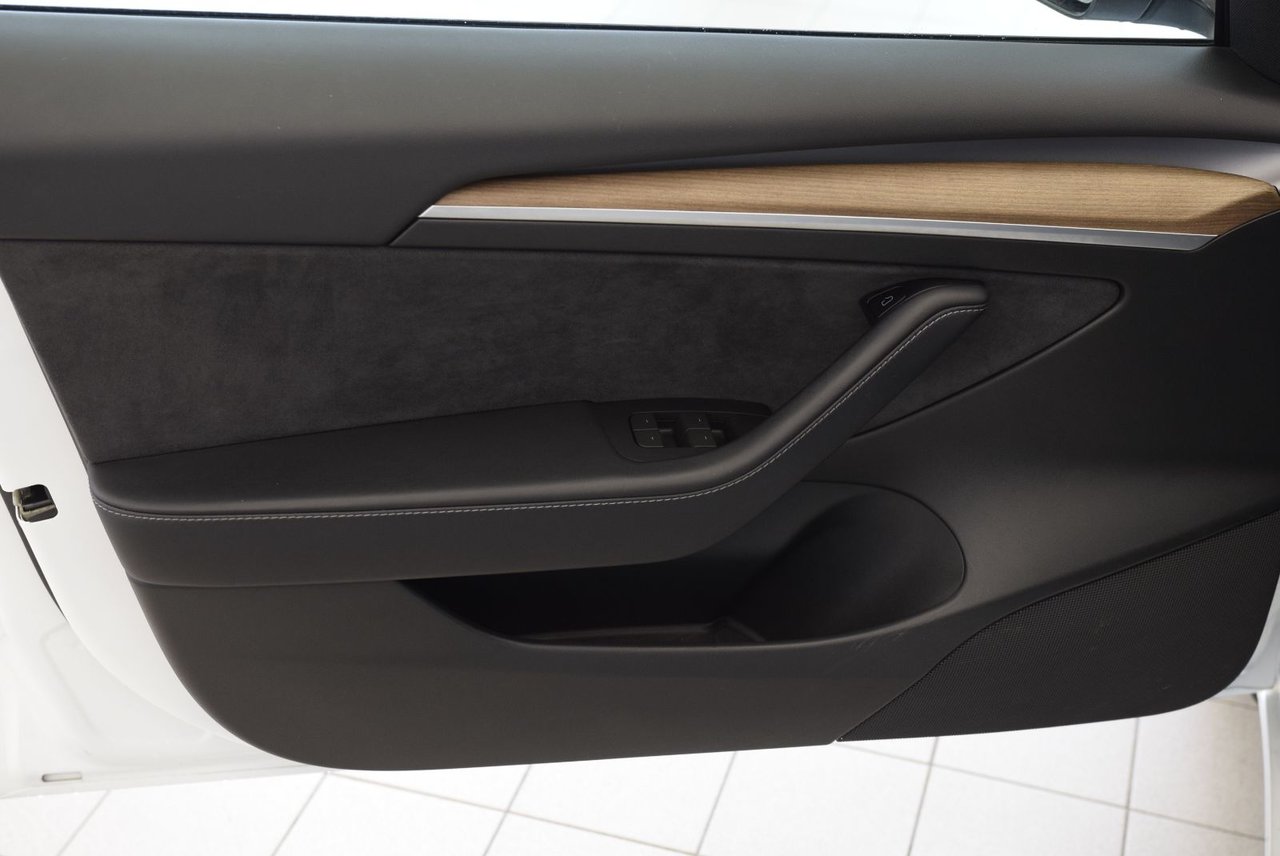 Tesla MODEL 3 SR+CUIR+TOIT PANO+LED+NAV 2022 BAS KM+CAMERA+400 KM AUTONOMIE