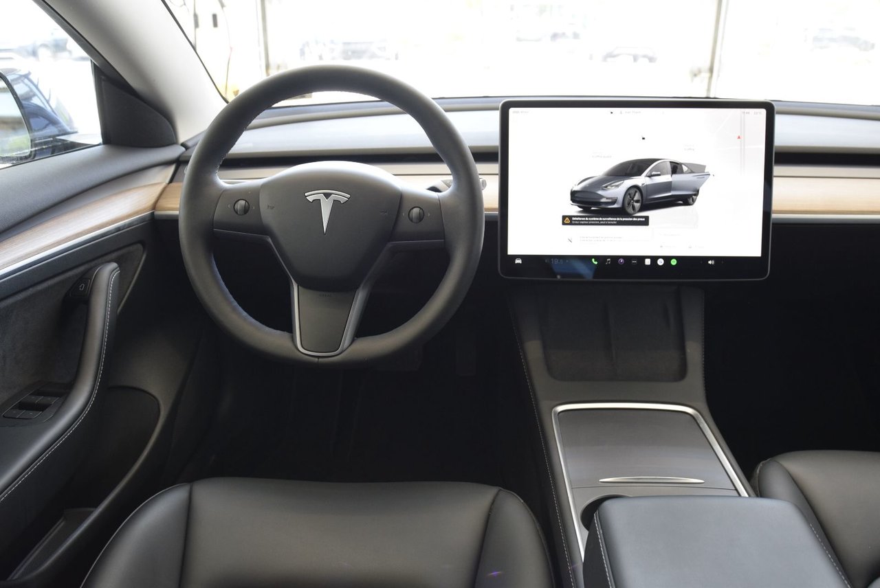 Tesla MODEL 3 SR+CUIR+TOIT PANO+AUBAINE 2023 CAMERA+LED+AUTOPILOT+WOW