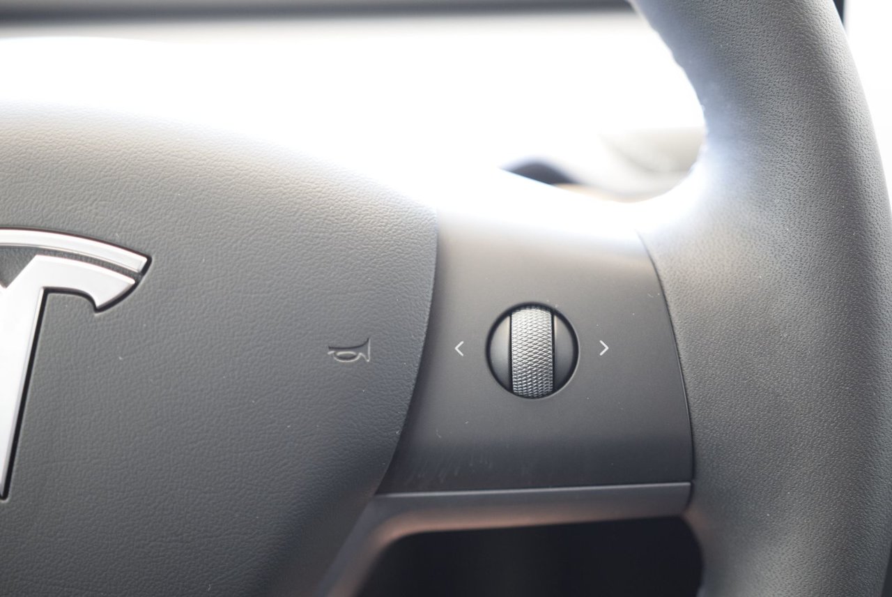 Tesla MODEL 3 SR+CUIR+TOIT PANO+AUBAINE 2023 CAMERA+LED+AUTOPILOT+WOW