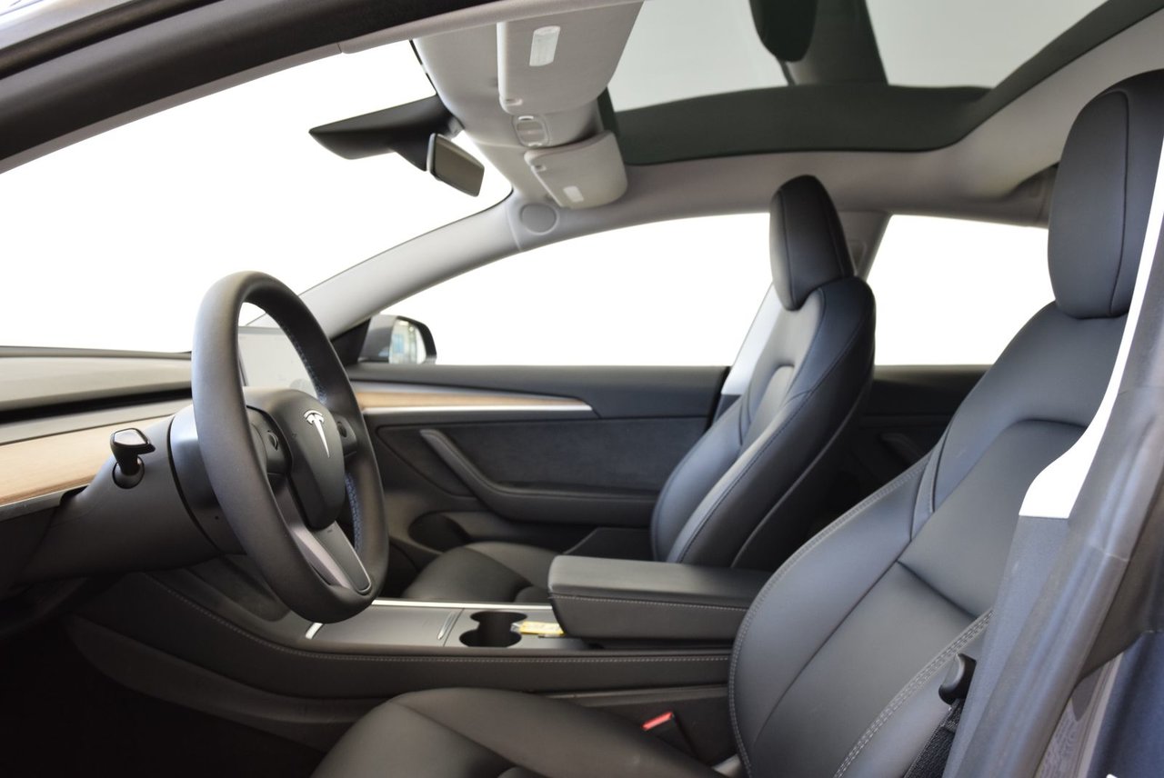 Tesla MODEL 3 SR+CUIR+TOIT PANO+AUBAINE 2023 CAMERA+LED+AUTOPILOT+WOW