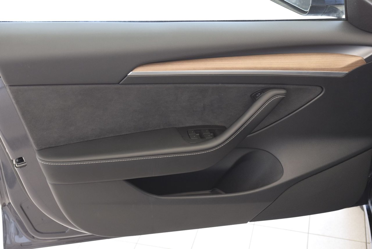 Tesla MODEL 3 SR+CUIR+TOIT PANO+AUBAINE 2023 CAMERA+LED+AUTOPILOT+WOW