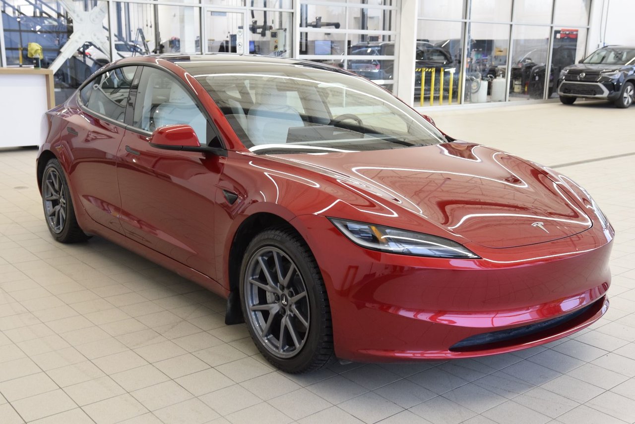 Tesla MODEL 3 LONG RANGE+AWD+CUIR BLANC 2024 8 PNEUS 8 MAGS INCLUS !!!!!!
