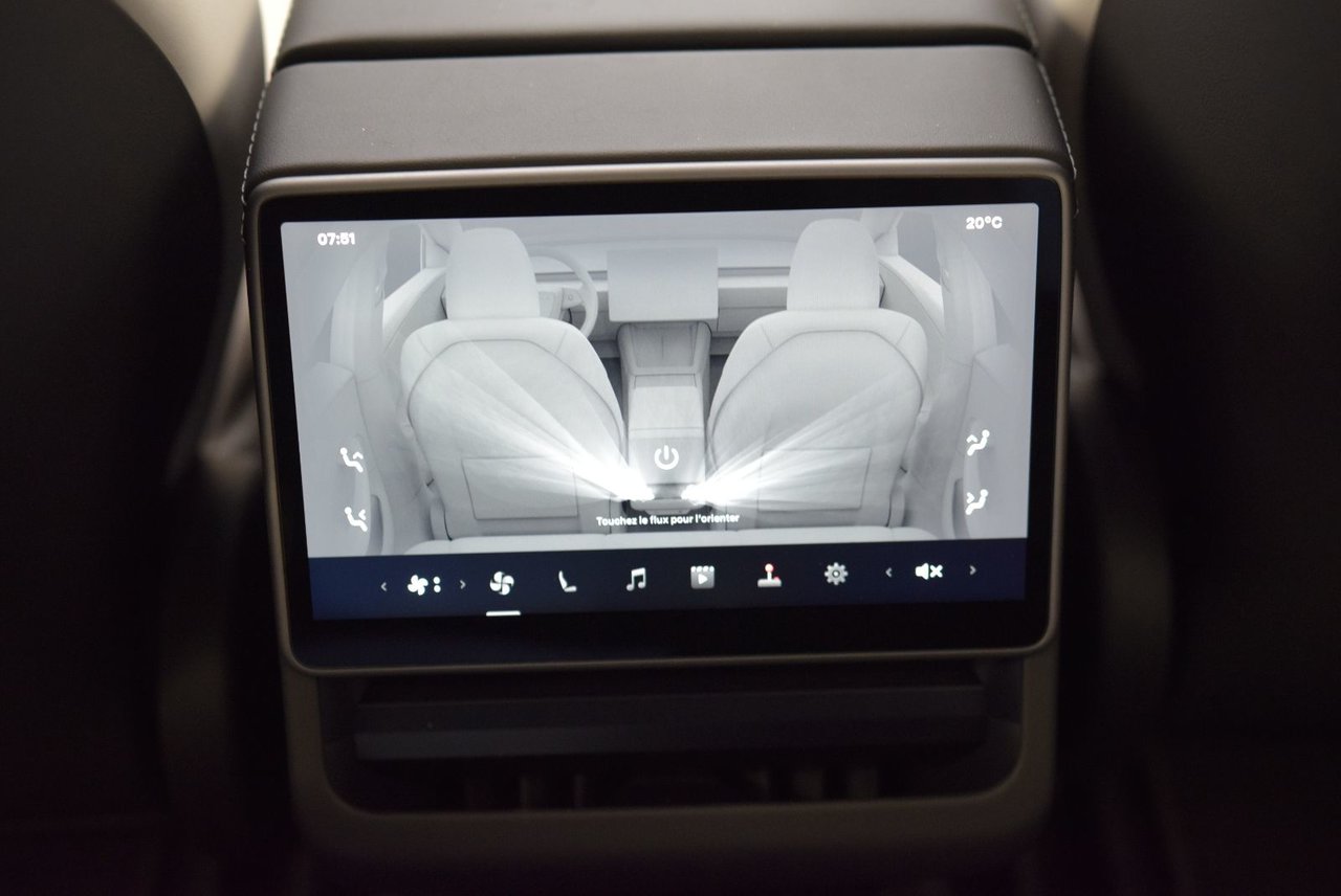 Tesla MODEL 3 LONG RANGE+AWD+CUIR BLANC 2024 8 PNEUS 8 MAGS INCLUS !!!!!!