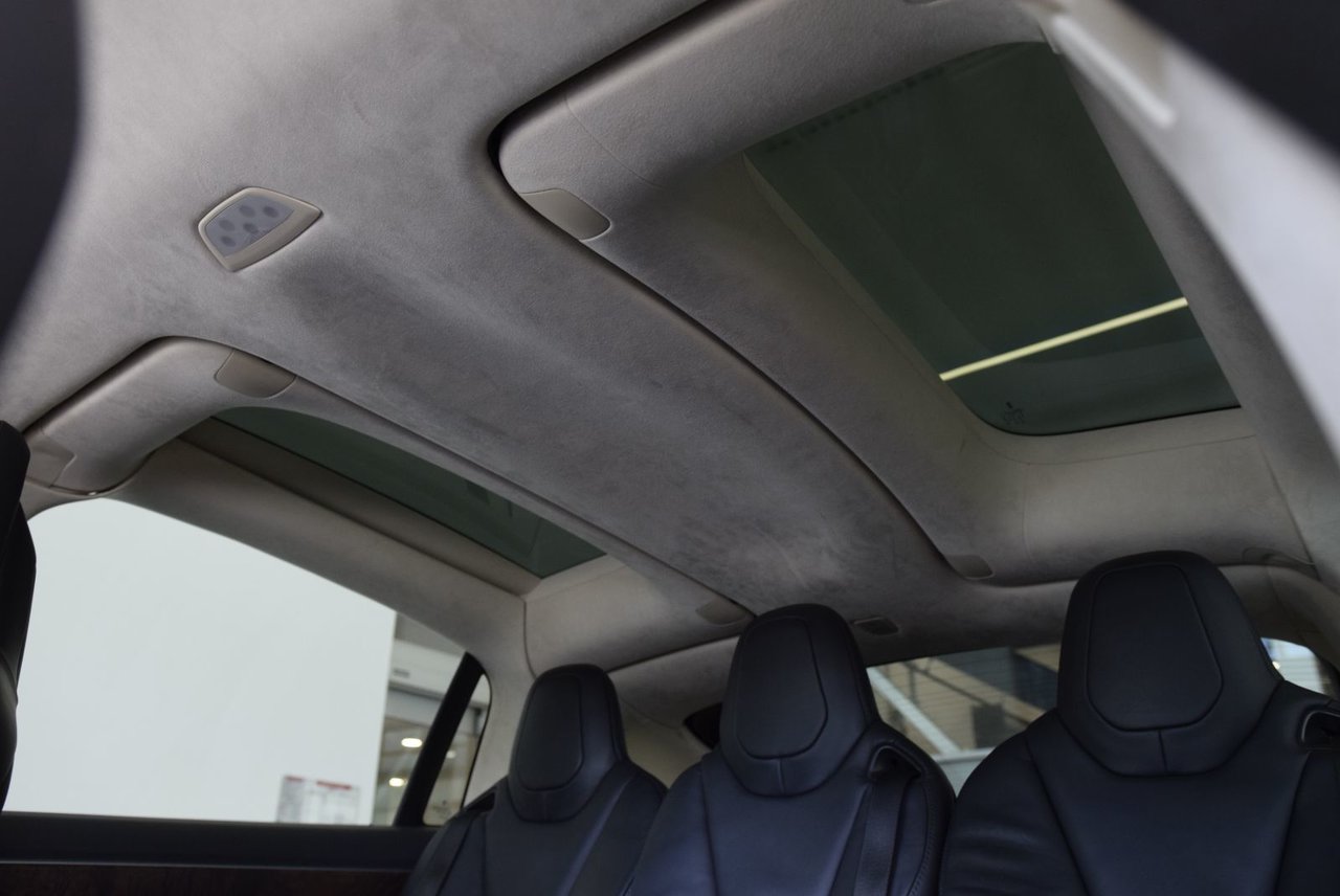 2017 Tesla Model X P90D+AWD+7 PASSAGERS+420 KM P90D+AWD+7 PASSAGERS+420 KM