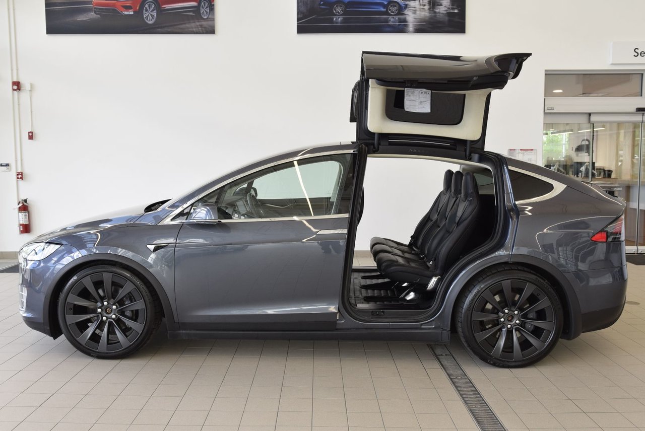 2017 Tesla Model X P90D+AWD+7 PASSAGERS+420 KM P90D+AWD+7 PASSAGERS+420 KM