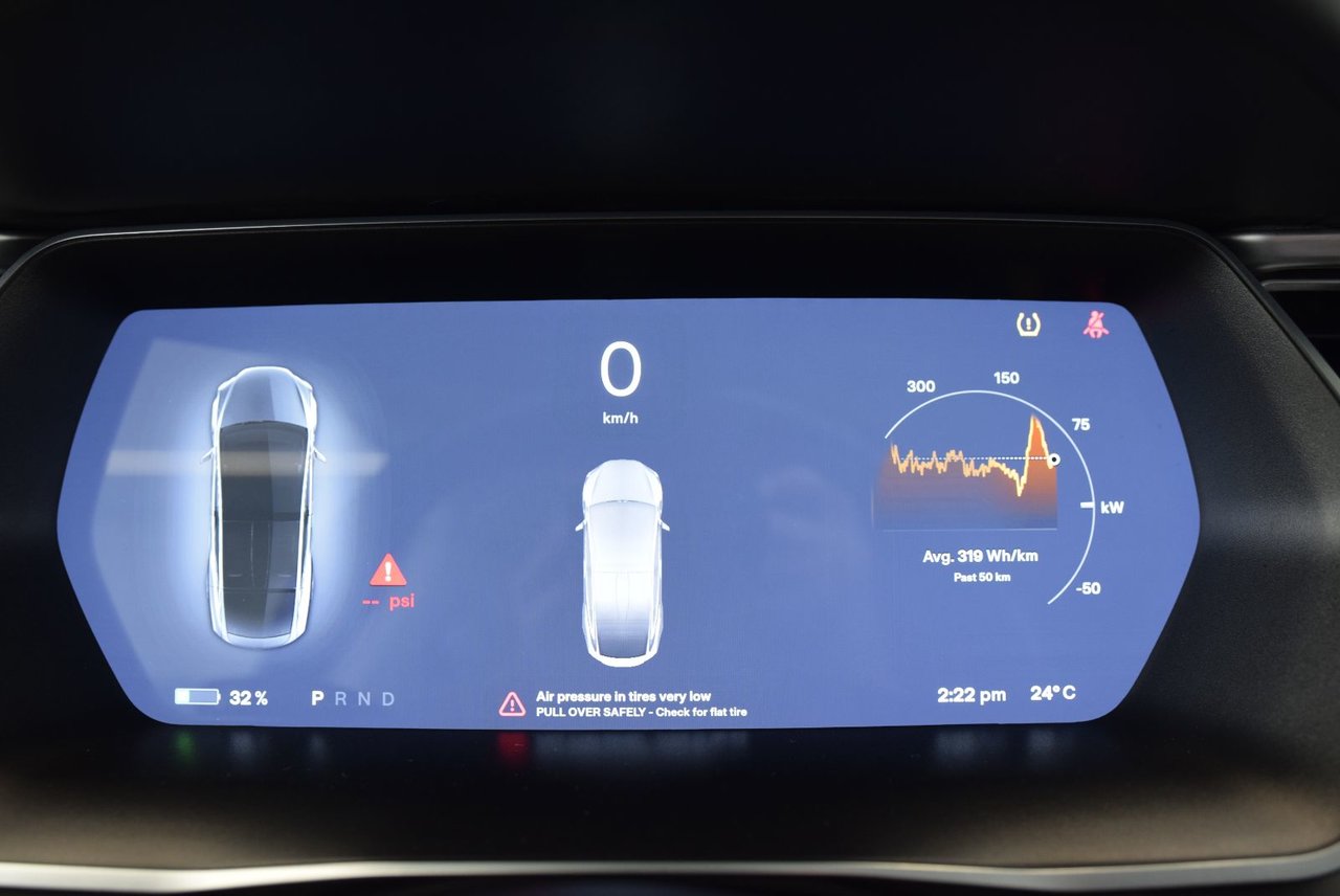 2017 Tesla Model X P90D+AWD+7 PASSAGERS+420 KM P90D+AWD+7 PASSAGERS+420 KM