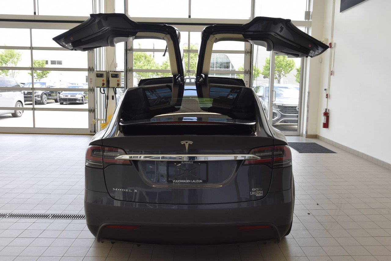 2017 Tesla Model X P90D+AWD+7 PASSAGERS+420 KM P90D+AWD+7 PASSAGERS+420 KM