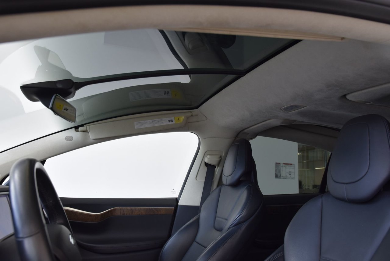 2017 Tesla Model X P90D+AWD+7 PASSAGERS+420 KM P90D+AWD+7 PASSAGERS+420 KM