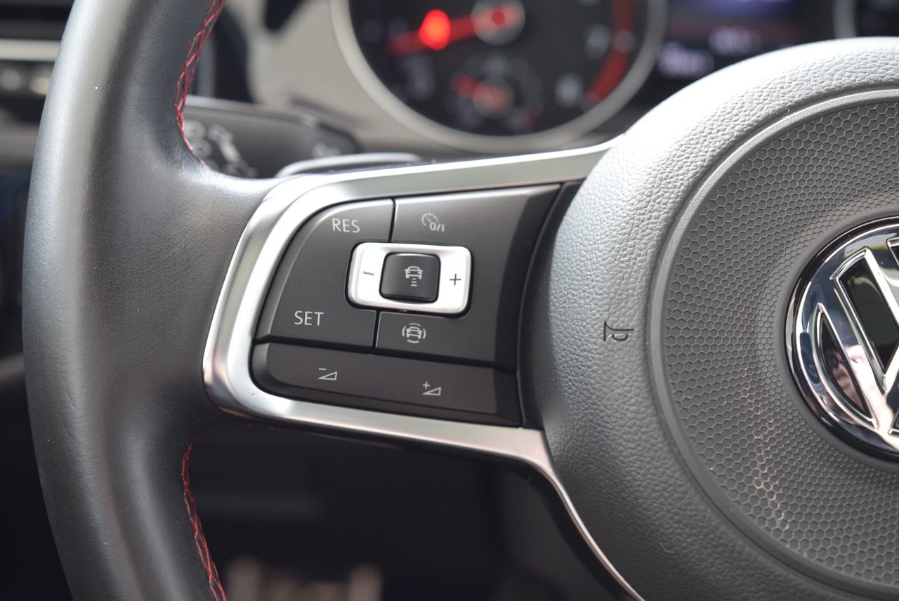 Volkswagen Golf GTI AUTOBAHN+CUIR+TOIT+DSG 2021 CAMERA+BAS KM+NAV+FENDER