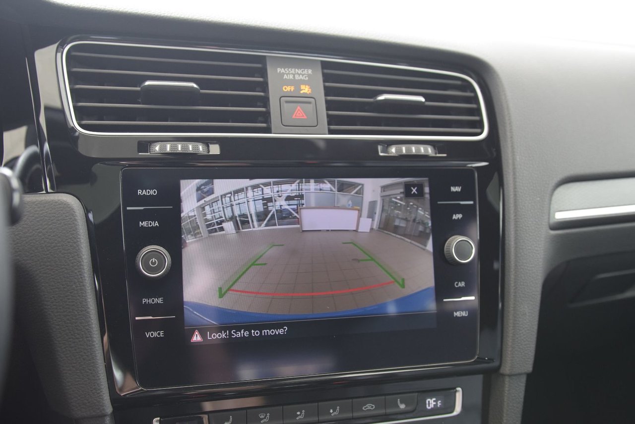 Volkswagen Golf GTI AUTOBAHN+CUIR+TOIT+DSG 2021 CAMERA+BAS KM+NAV+FENDER
