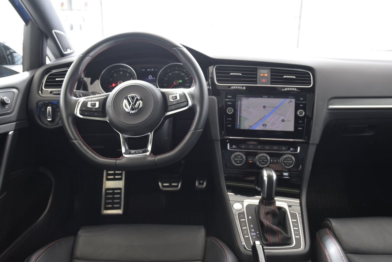 Volkswagen Golf GTI AUTOBAHN+CUIR+TOIT+DSG 2021 CAMERA+BAS KM+NAV+FENDER