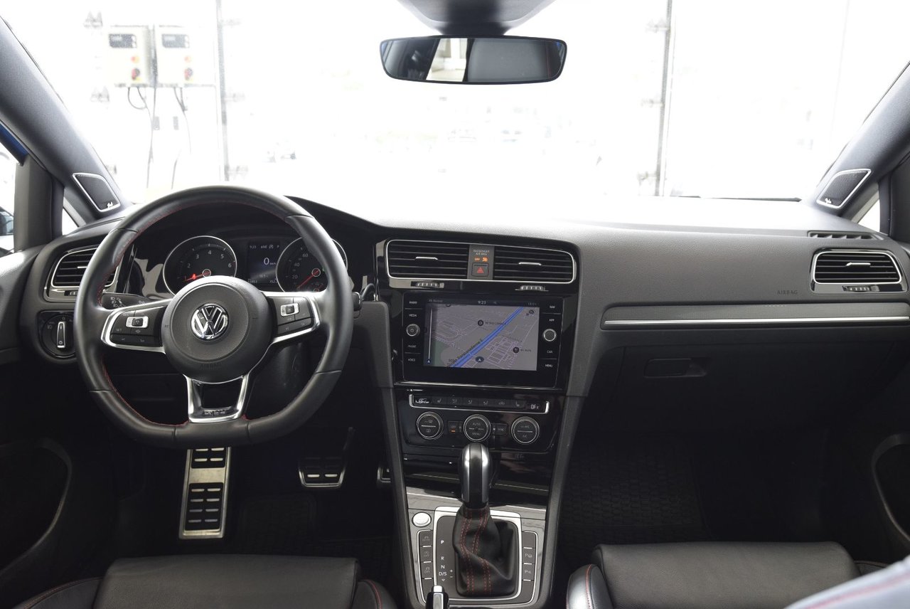 Volkswagen Golf GTI AUTOBAHN+CUIR+TOIT+DSG 2021 CAMERA+BAS KM+NAV+FENDER