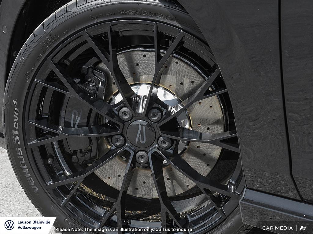 2025 Volkswagen Golf R Black Edition