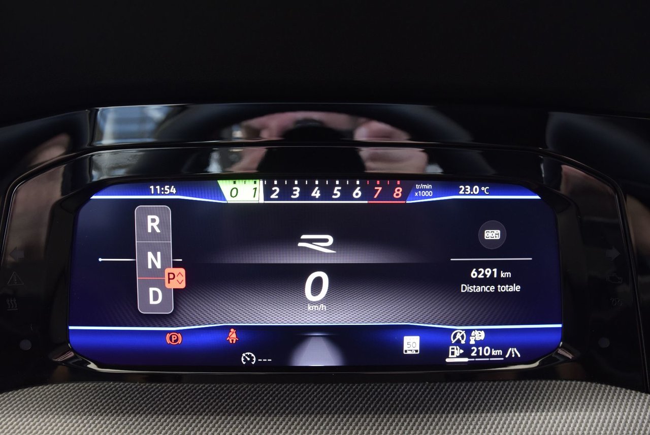 Volkswagen Golf R TOIT PANO+AKRAPOVIC+AWD+ 2025 LED+NAV+HARMAN+COMME NEUF