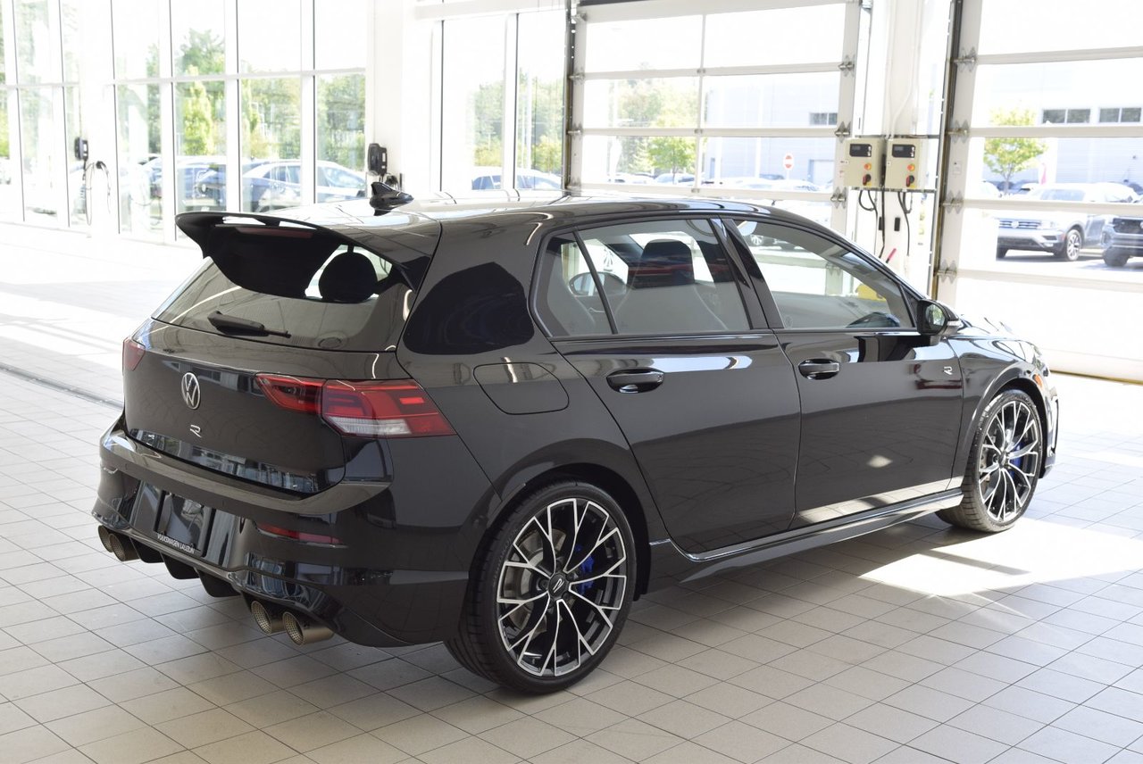 Volkswagen Golf R TOIT PANO+AKRAPOVIC+AWD+ 2025 LED+NAV+HARMAN+COMME NEUF
