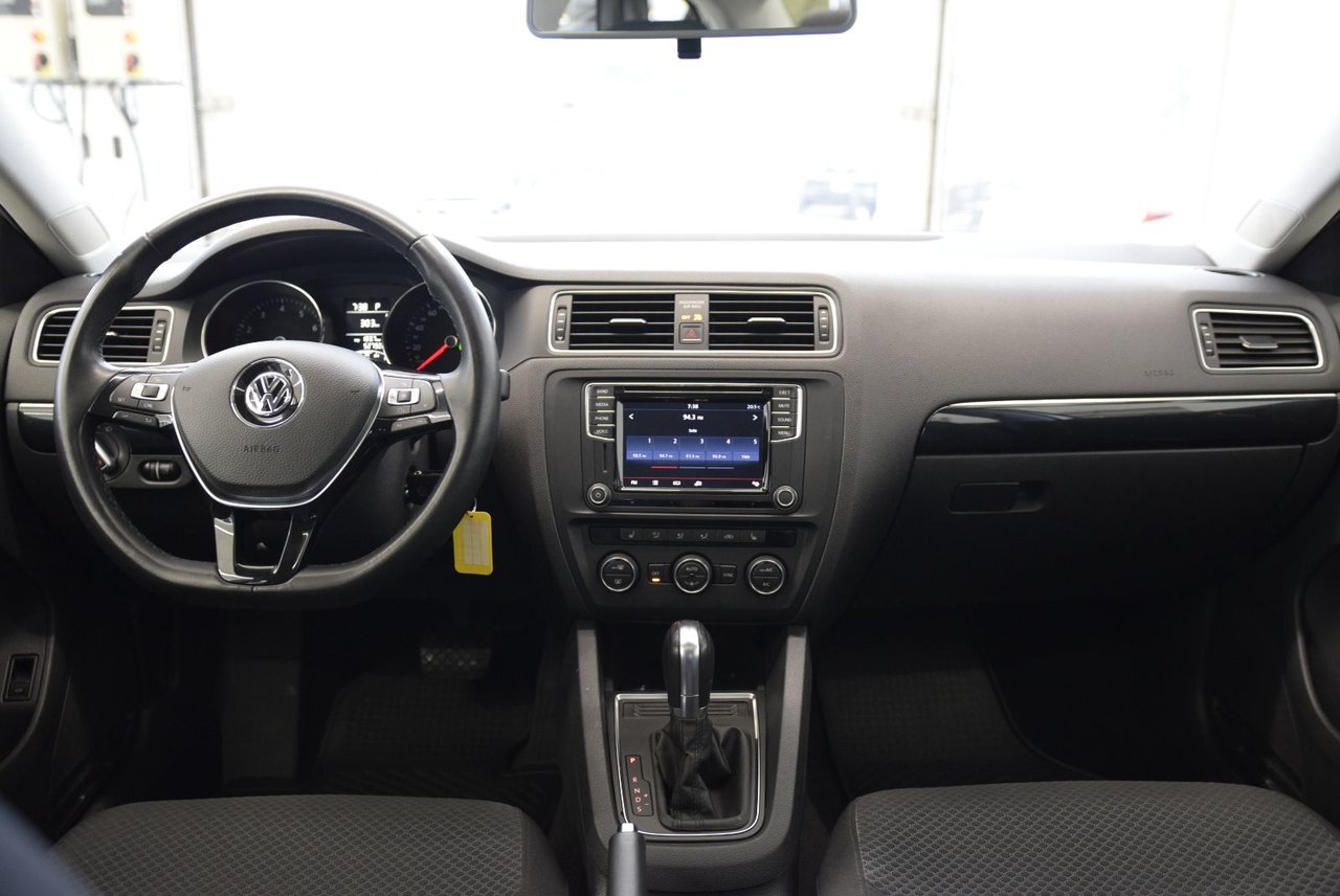 Volkswagen Jetta COMFORTLINE+1,8T+AUTO+MAG 2016 SIEGE CHAUFFANT+CAMERA+