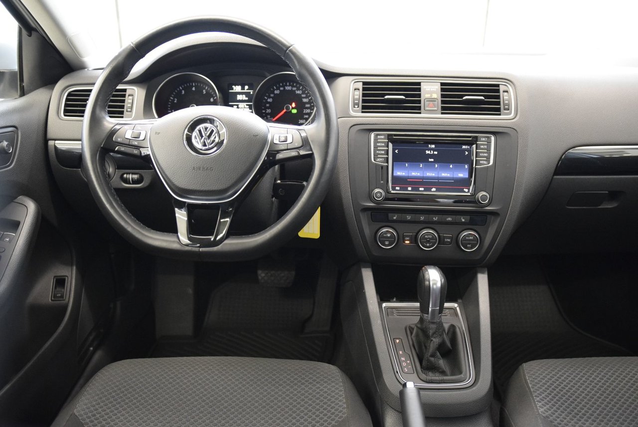 Volkswagen Jetta COMFORTLINE+1,8T+AUTO+MAG 2016 SIEGE CHAUFFANT+CAMERA+