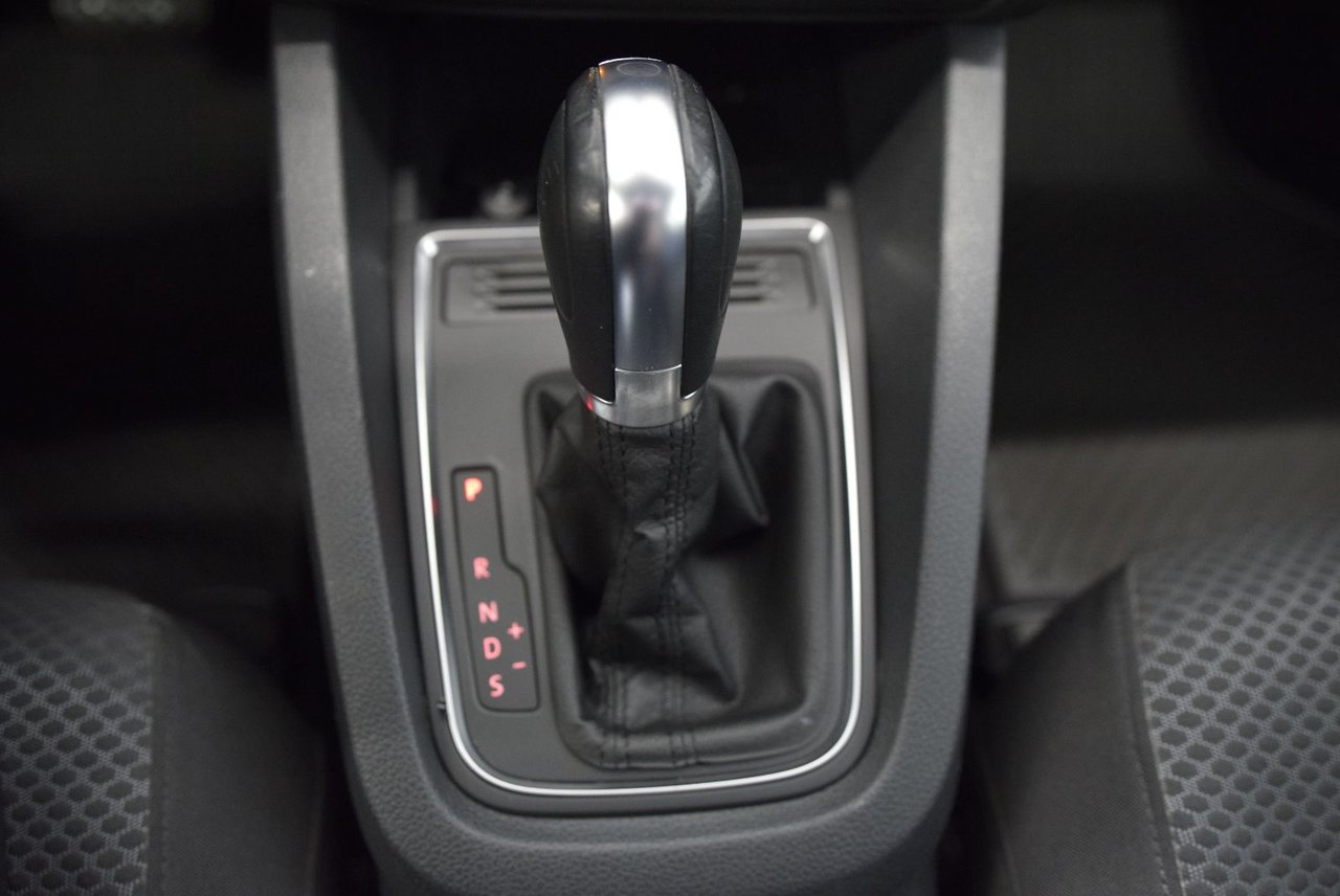 Volkswagen Jetta COMFORTLINE+1,8T+AUTO+MAG 2016 SIEGE CHAUFFANT+CAMERA+
