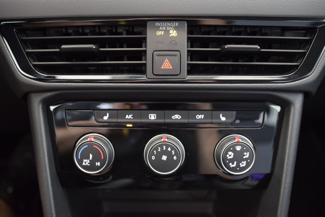 Volkswagen Taos A-C+CAMERA+AWD+COCKPIT+ 2023 SIEGES CHAUFFANTS+BLUETOOTH