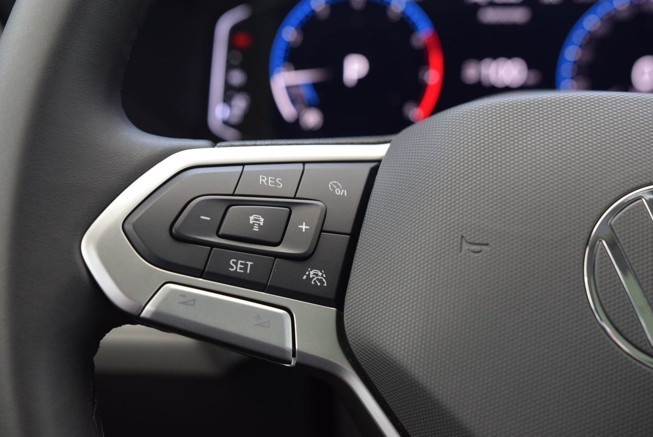 Volkswagen Taos COMFORTLINE+BLACK PACKAGE 2024 AWD+CUIR+TOIT+LED+COCKPIT