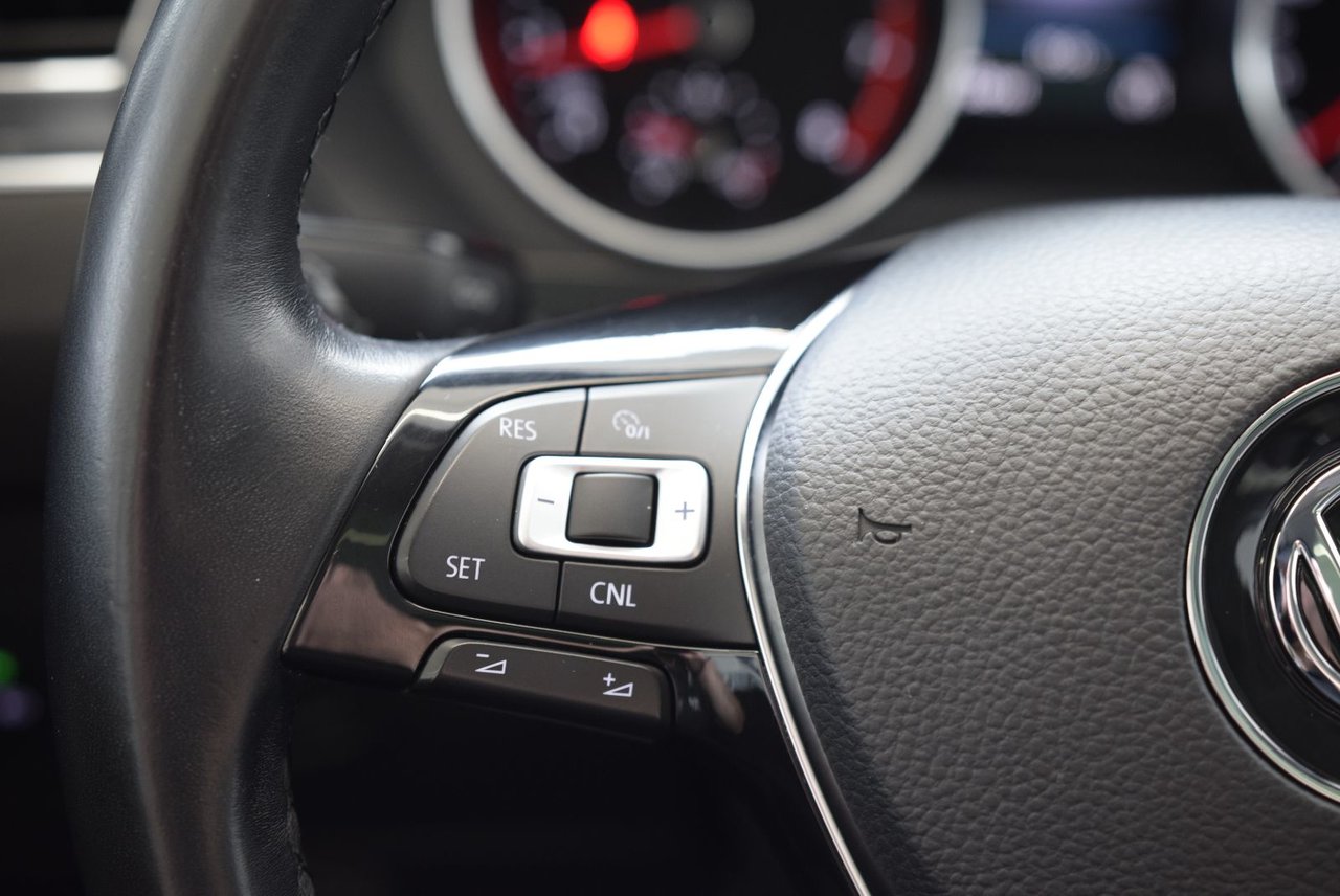 Volkswagen Tiguan COMFORTLINE+TOIT PANO+CUIR 2018 CAMERA+SANS CLÉ+BAS KILO+