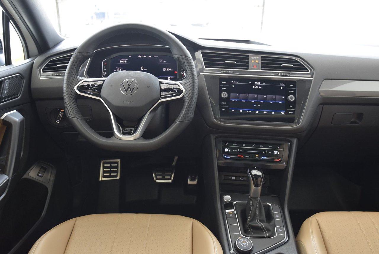 Volkswagen Tiguan COMFORTLINE+BLACK PACKAGE 2024 CUIR+TOIT PANO+LED+COCKPIT