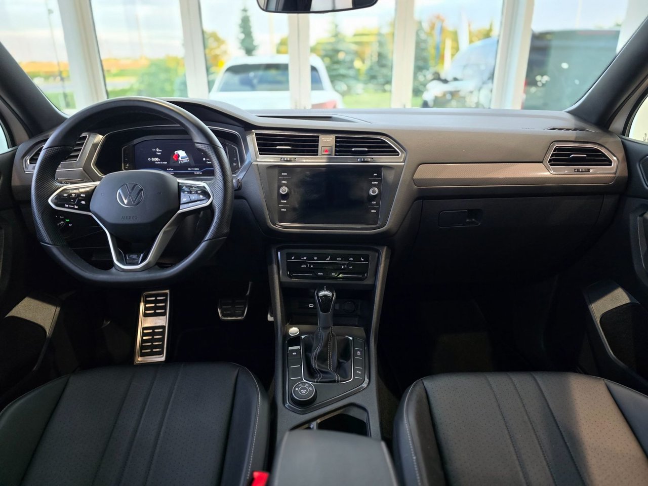 2022 Volkswagen Tiguan Comfortline R-LINE | BLACK PACK | TOIT PANO | CUIR Comfortline R-LINE | BLACK PACK | TOIT PANO | CUIR