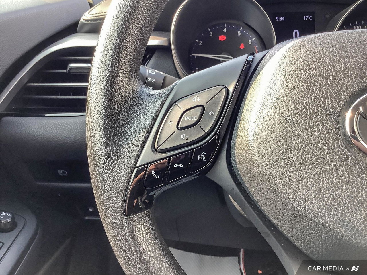2021 Toyota C-HR LE