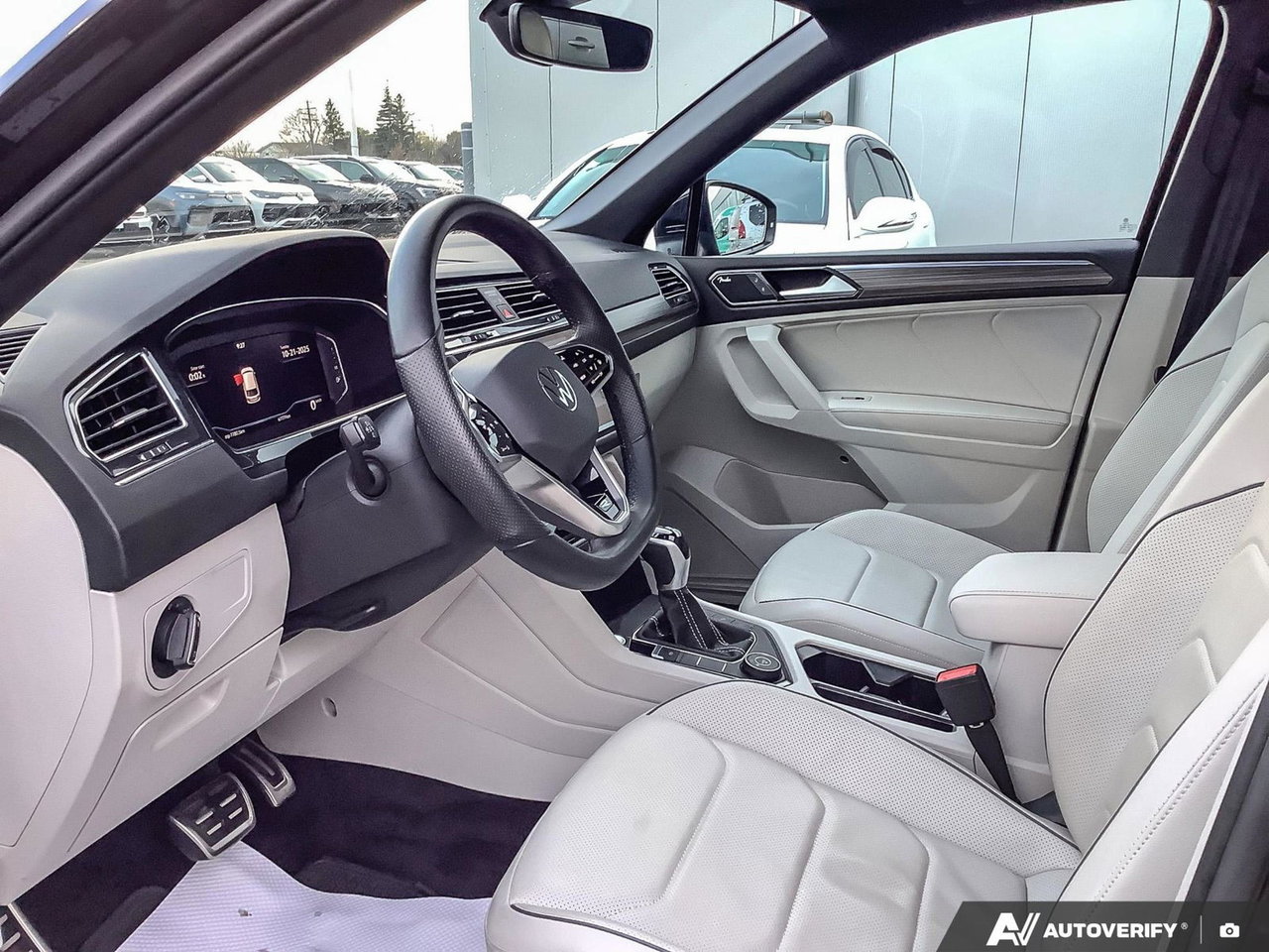 2022 Volkswagen Tiguan Highline R-Line AWD | Lease Return