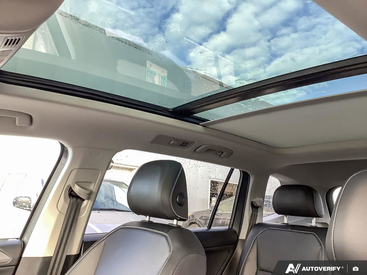 2022 Volkswagen Tiguan Comfortline | No Accidents | Sunroof Package