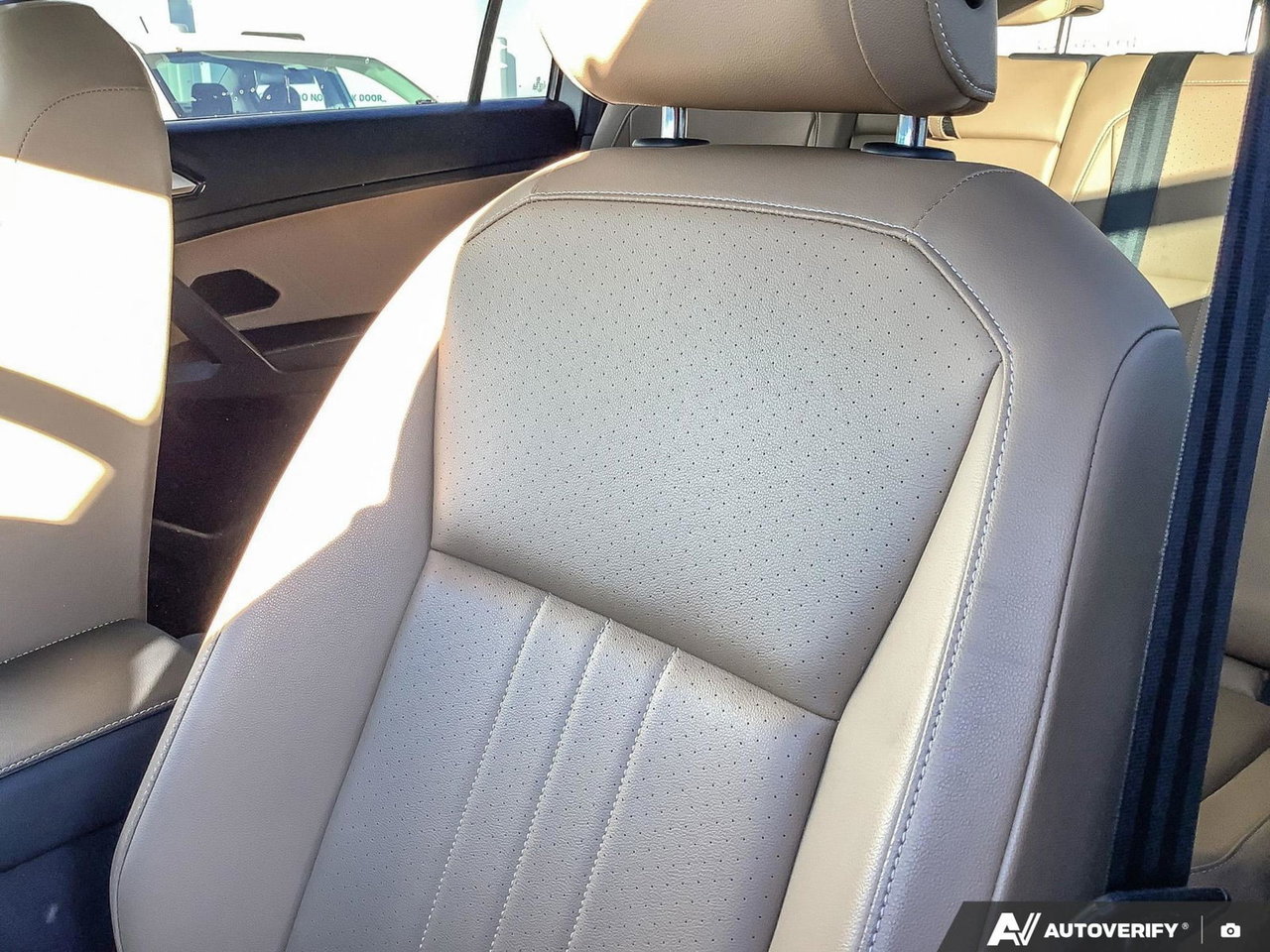 2022 Volkswagen Tiguan Comfortline R-Line Black Edition | One Owner | No Accidents