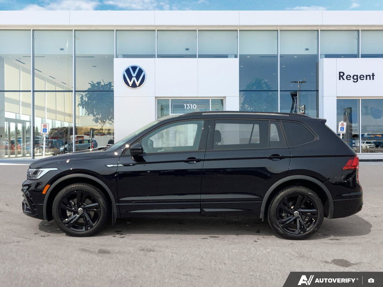 2023 Volkswagen Tiguan Comfortline R-Line Black Edition