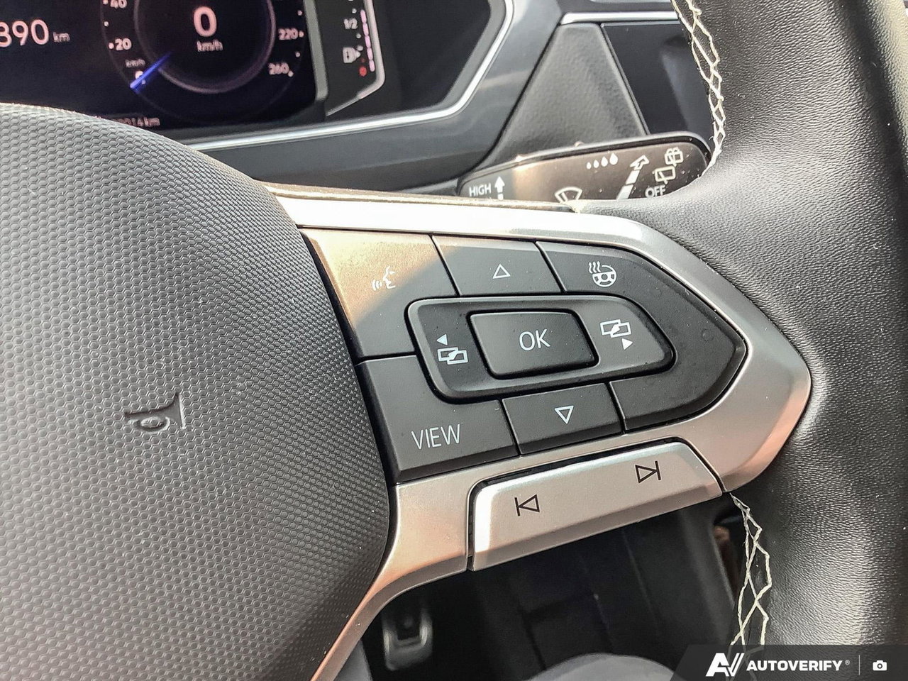 2023 Volkswagen Tiguan Comfortline R-Line Black Edition