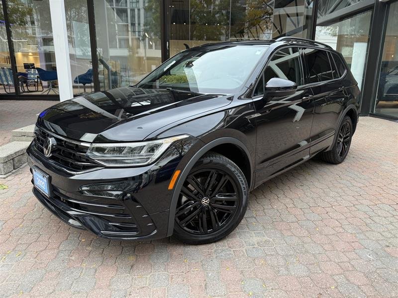 Deep Black Pearl 2022 Volkswagen Tiguan SUV / Crossover Automatic